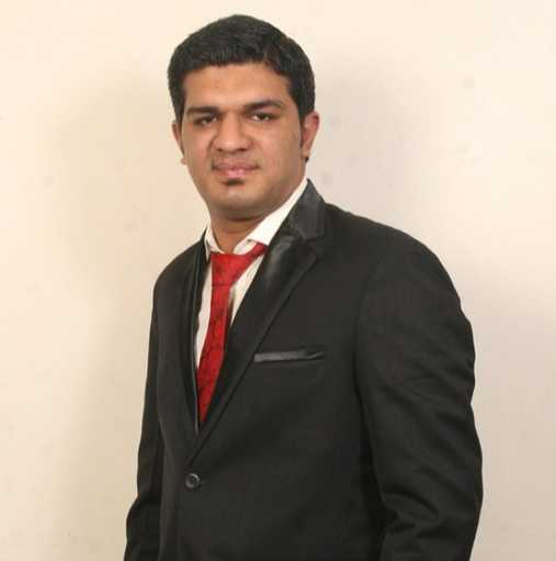 Aamir R. - HR Manager
