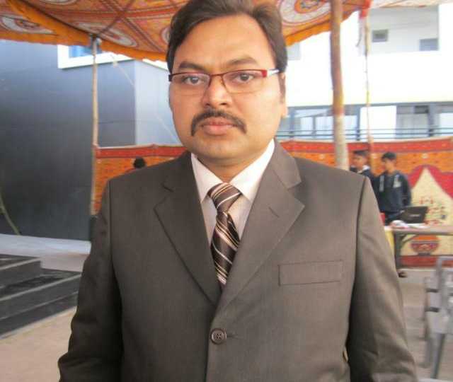 Krishna M. - Physics and mathematics expert
