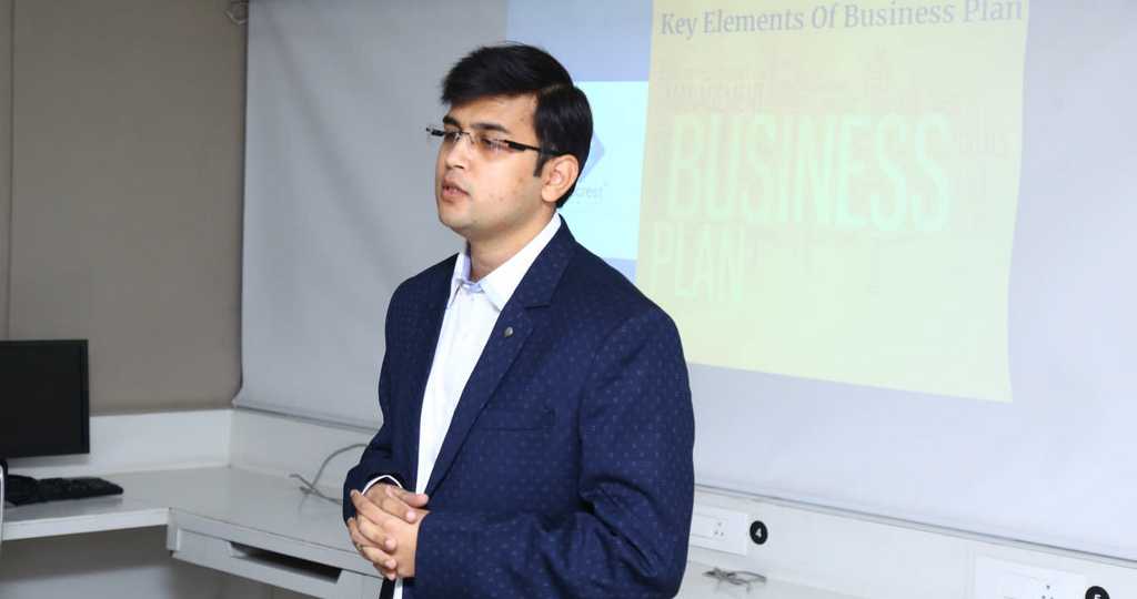 Yash M - Business Plan Writer and Financial Modeler