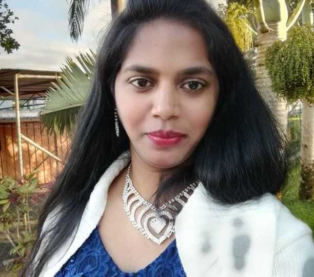 Dhalini G. - Shipping assistant