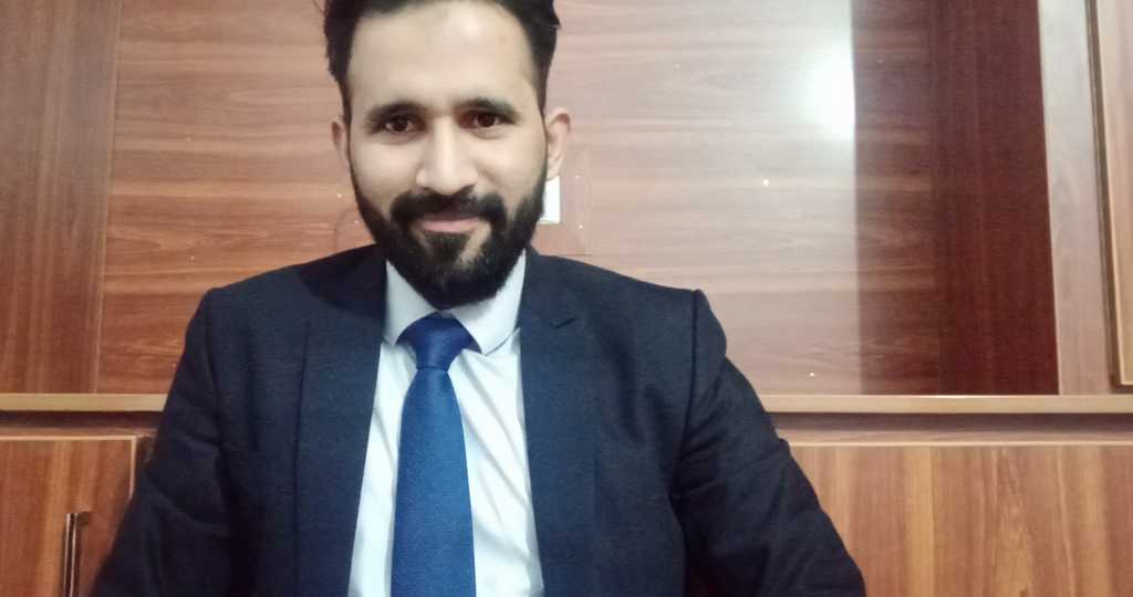 Zahid J. - Business analyst